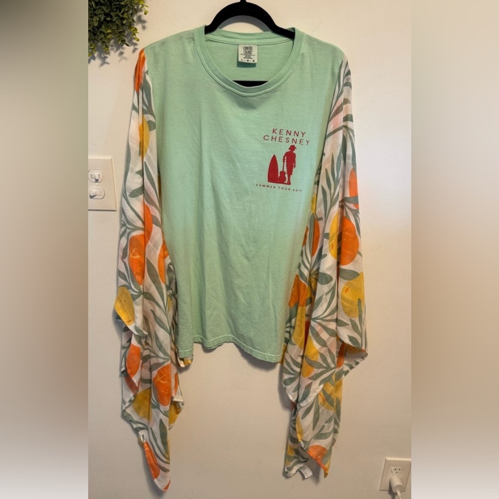 Kenny Chesney Graphic T-Shirt/ Poncho  with Colorful Sleeves